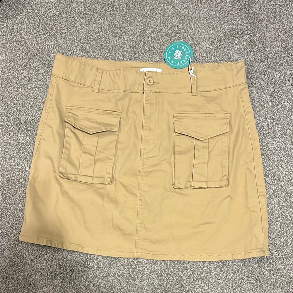 Tan Women's Skirt with front Pockets